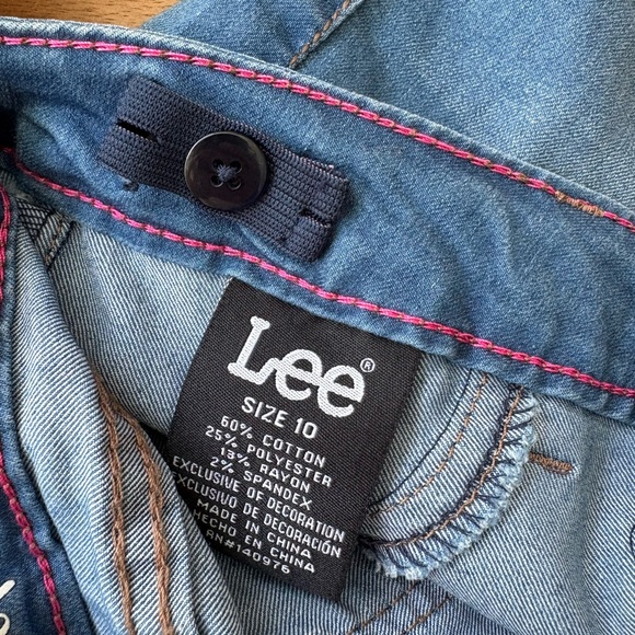 GIRLS Cropped Washed Embroidered Jeans - Size 10 - Picture 7 of 7